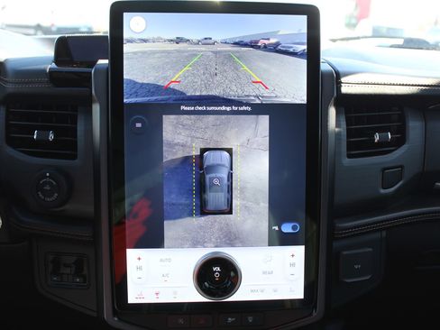 Used 2023 Ford Expedition Platinum image 43