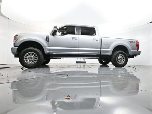 Used 2021 Ford F350 Lariat w/ Chrome Package image 30