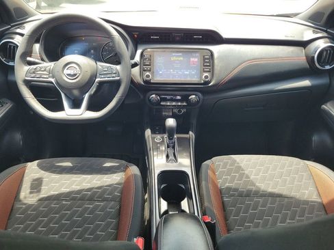 Used 2023 Nissan Kicks SR w/ Interior Electronics Package FWD image 17