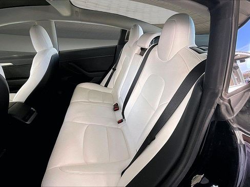 Used 2022 Tesla Model 3 Long Range AWD/4WD image 21