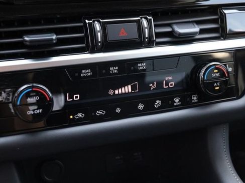 Certified 2025 Nissan Pathfinder SV w/ SV Premium Package FWD image 21