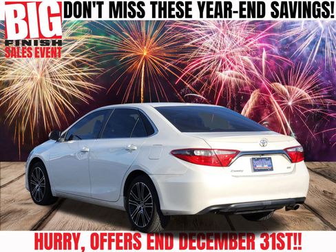 Used 2016 Toyota Camry SE image 4