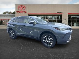Used 2022 Toyota Venza LE AWD/4WD video 1