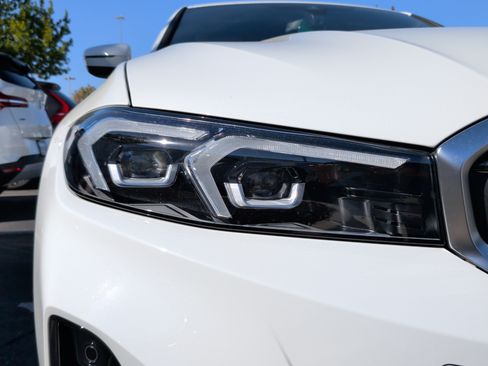Used 2026 BMW 330i Sedan w/ Premium Package RWD image 11