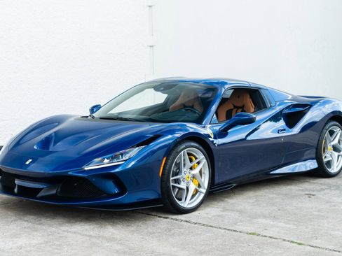 Used 2022 Ferrari F8 Tributo RWD image 8