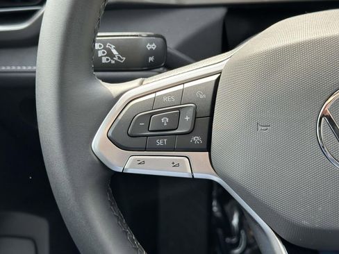 New 2025 Volkswagen Taos SE AWD/4WD image 18