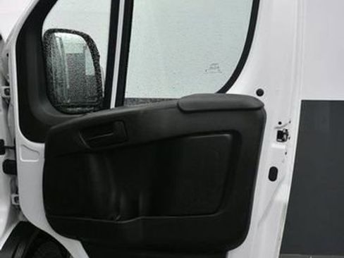 Used 2025 RAM ProMaster 2500 w/ Convenience Group FWD image 10