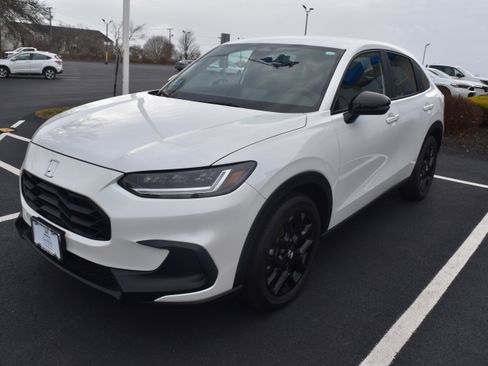 Certified 2024 Honda HR-V Sport image 1