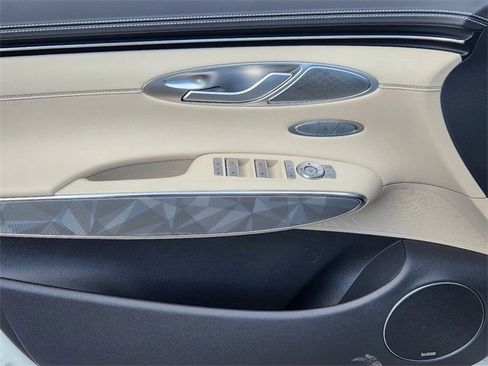 Used 2025 Genesis GV70 3.5T Sport w/ Sport Advanced Package image 17