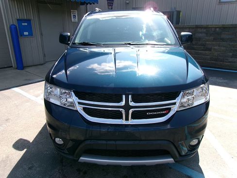 Used 2014 Dodge Journey SXT w/ Flexible Seating Group image 2