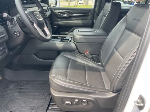 Used 2023 GMC Yukon Denali w/ LPO, Floor Liner Package AWD/4WD image 10