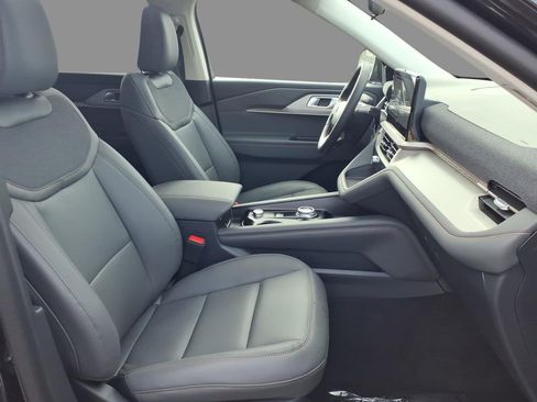 New 2026 Ford Explorer Active image 13