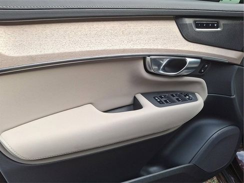 New 2025 Volvo XC90 B6 Ultra w/ Protection Package image 4