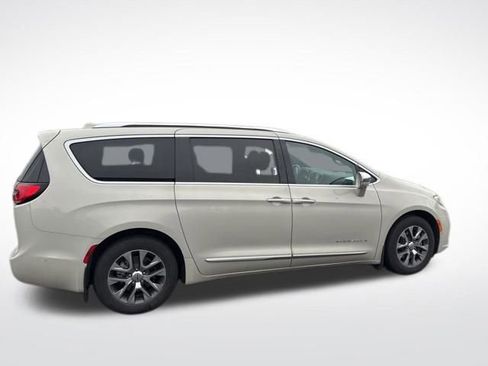 Used 2021 Chrysler Pacifica Pinnacle image 6