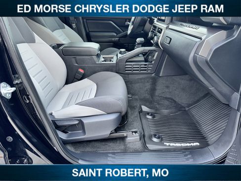 Used 2025 Toyota Tacoma SR5 image 30