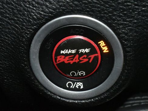 Used 2020 Dodge Challenger SXT image 28