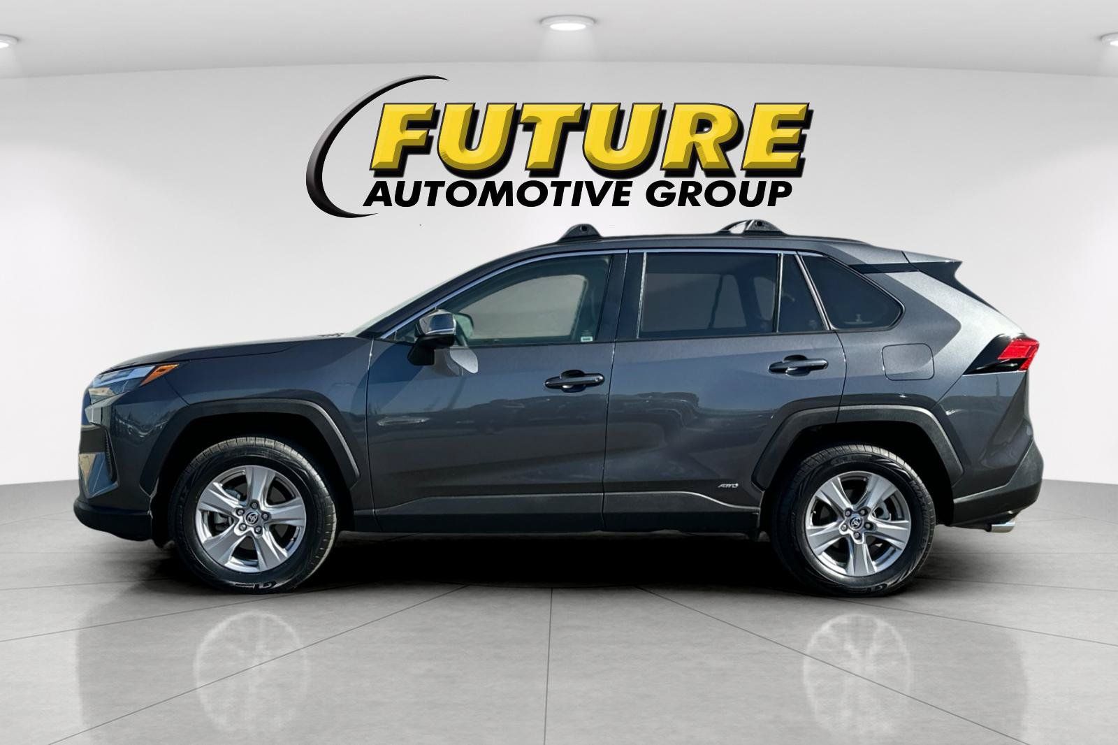 Used 2025 Toyota RAV4 XLE AWD/4WD image 7