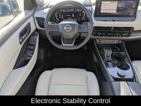 Used 2026 Nissan Rogue SL AWD/4WD image 13