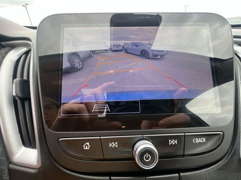 Used 2024 Chevrolet Malibu LT FWD image 17