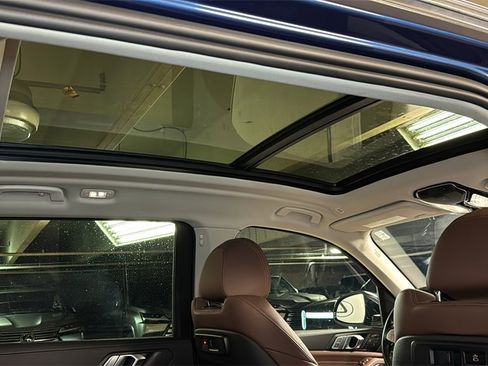 Used 2022 BMW X7 xDrive40i w/ Premium Package image 15