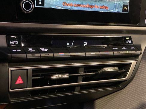 Certified 2025 Toyota Camry SE w/ Convenience Package image 23