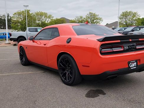 Used 2016 Dodge Challenger SRT Hellcat RWD image 19
