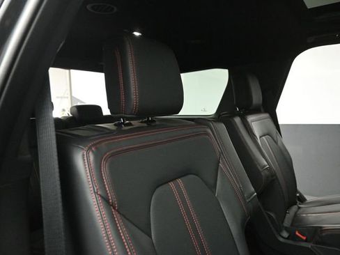 Used 2023 Ford Expedition Limited image 26