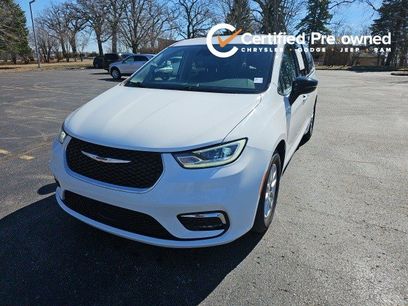 Used 2024 Chrysler Pacifica Touring-L