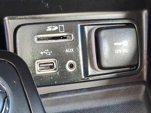 Used 2017 Jeep Cherokee Overland w/ Technology Group image 25