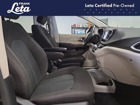 Used 2023 Chrysler Voyager LX FWD image 19