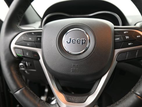 Used 2019 Jeep Grand Cherokee Altitude image 20