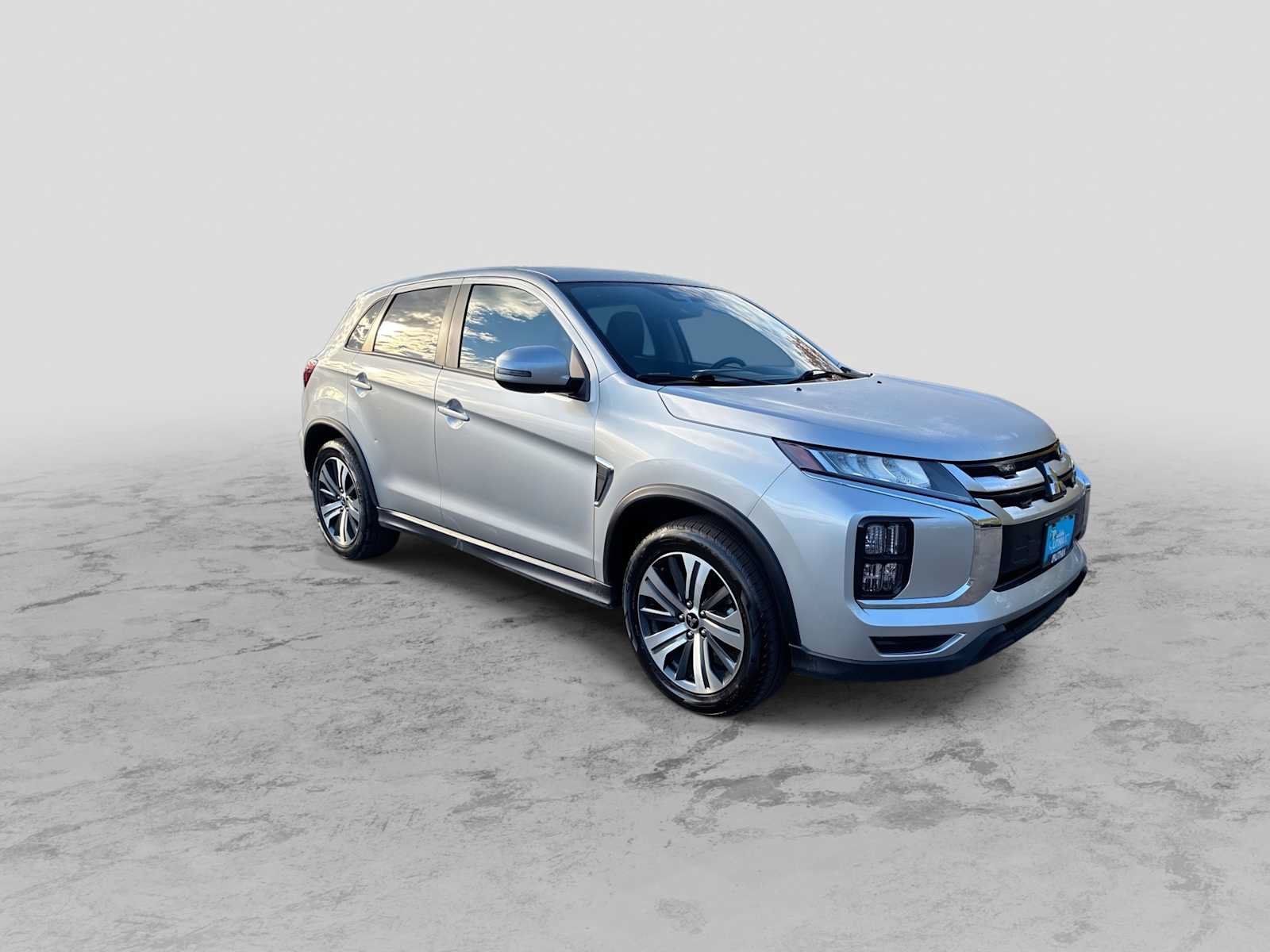 Used 2024 Mitsubishi Outlander Sport SE AWD/4WD image 2