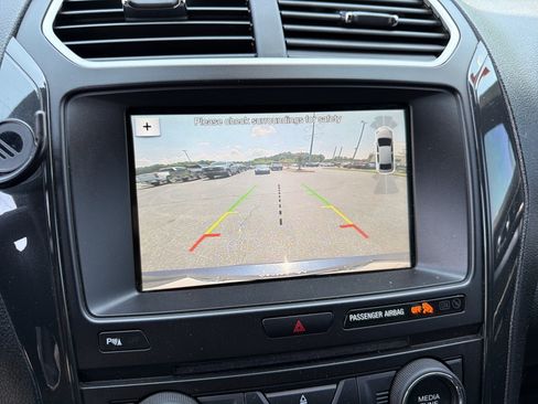Used 2017 Ford Explorer XLT w/ Equipment Group 202A FWD image 31