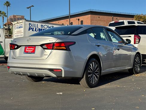 Used 2023 Nissan Altima 2.5 SV image 13
