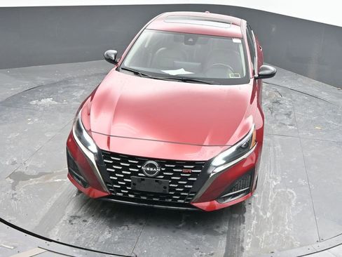 Used 2024 Nissan Altima 2.5 SR w/ SR Premium Package image 41