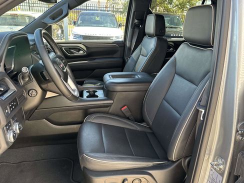 Used 2023 GMC Yukon SLT w/ SLT Luxury Package image 23