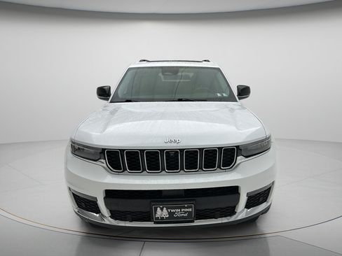Used 2023 Jeep Grand Cherokee L Limited w/ Luxury Tech Group II AWD/4WD image 3