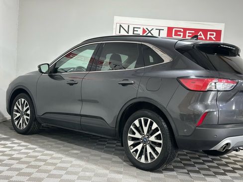 Used 2020 Ford Escape Titanium image 6