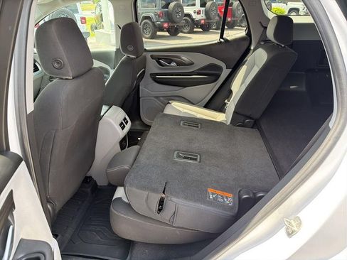 Used 2022 GMC Terrain SLE w/ Driver Convenience Package FWD image 22