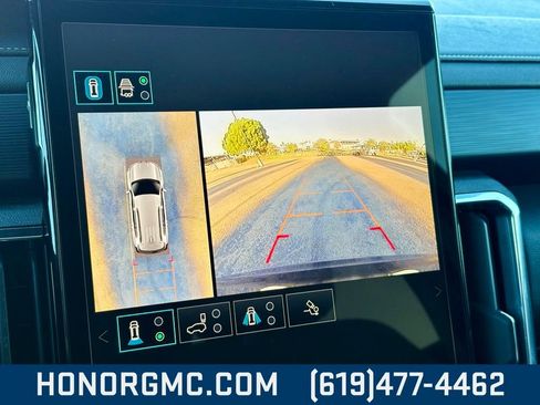 Used 2024 GMC Acadia Elevation image 28