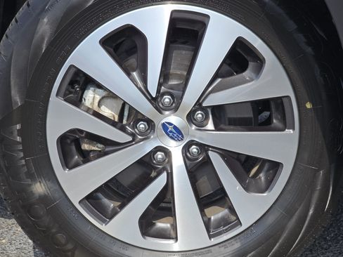 Certified 2025 Subaru Outback Premium w/ Popular Package #1 AWD/4WD image 13