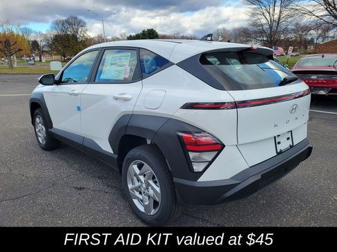 New 2026 Hyundai Kona SE image 7
