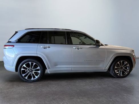 Used 2022 Jeep Grand Cherokee Overland image 6