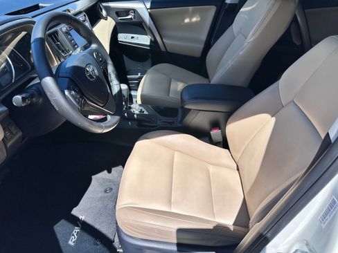 Used 2015 Toyota RAV4 Limited AWD/4WD image 5