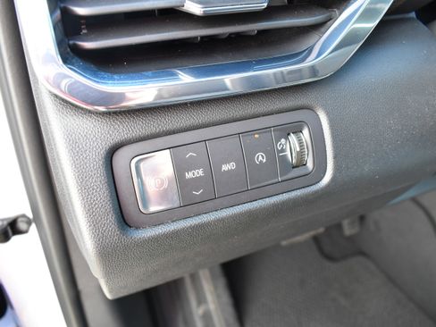 Used 2025 GMC Acadia Denali w/ Super Cruise Package image 12