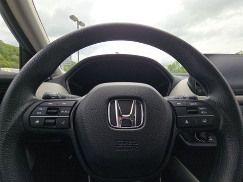 Used 2025 Honda HR-V LX image 17