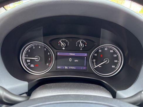 Used 2020 Buick Enclave Essence image 21