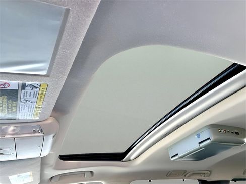 Used 2019 Toyota Sequoia Limited w/ Safety & Convenience Package image 17