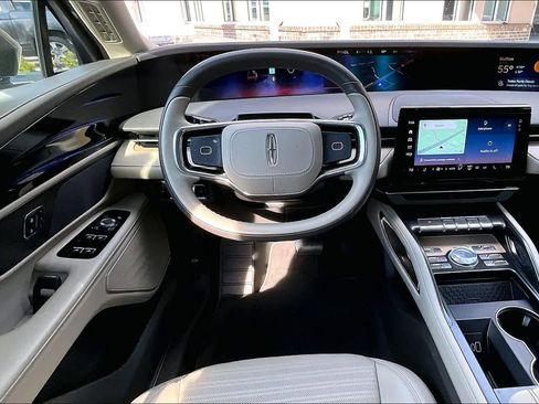 Used 2024 Lincoln Nautilus Reserve image 6