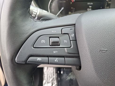 Used 2019 Cadillac XT4 Luxury w/ Cold Weather Package FWD image 22